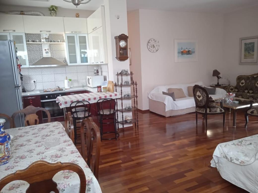 Vila N Dervishi Vlore Exterior photo